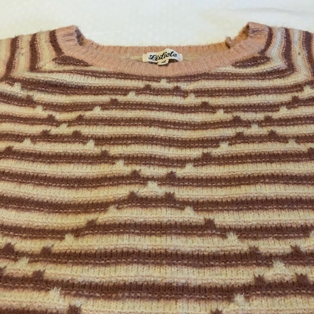 LISTICLE - WOMENS OVERSIZED SWEATER SIZE LARGE - Picture 8 of 10